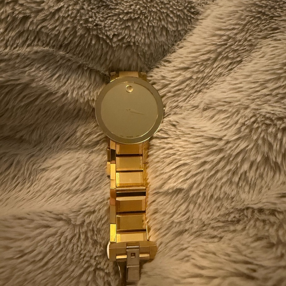 Movado
Men's Swiss Sapphire Gold-Tone PVD Stainless Steel Bracelet Watch 39mm - Picture 9 of 16